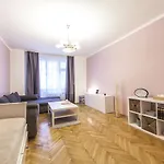 Modern Central Apartment Dlouhá